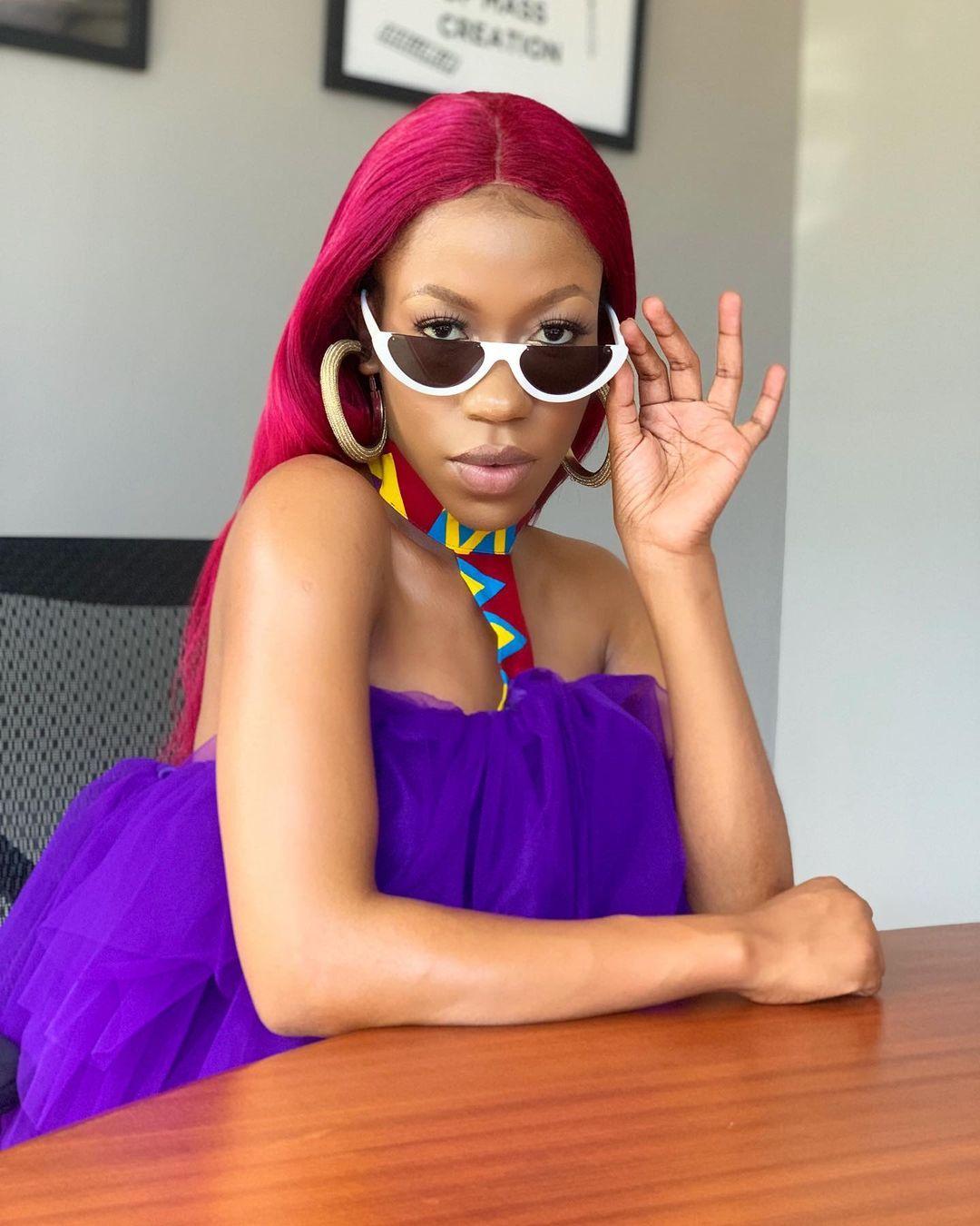 Moment Ugandan singer, Vinka, stomped a fan who tried to touch her genitalia (Video)
