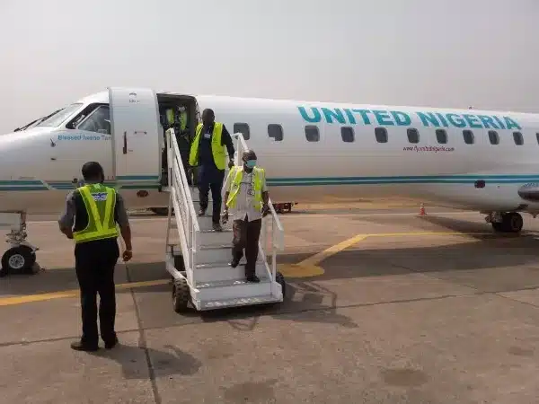 United Nigerian plane crash-lands at airport