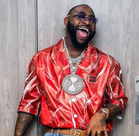 "OBO 001, you are a legend" - Fans go wild as Davido joins Asake on stage to perform 'No Competition'