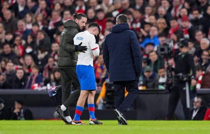 Barcelona's Frenkie de Jong faces long spell on sidelines due to ankle injury