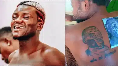 Portable blesses fan for inking tattoo of his face