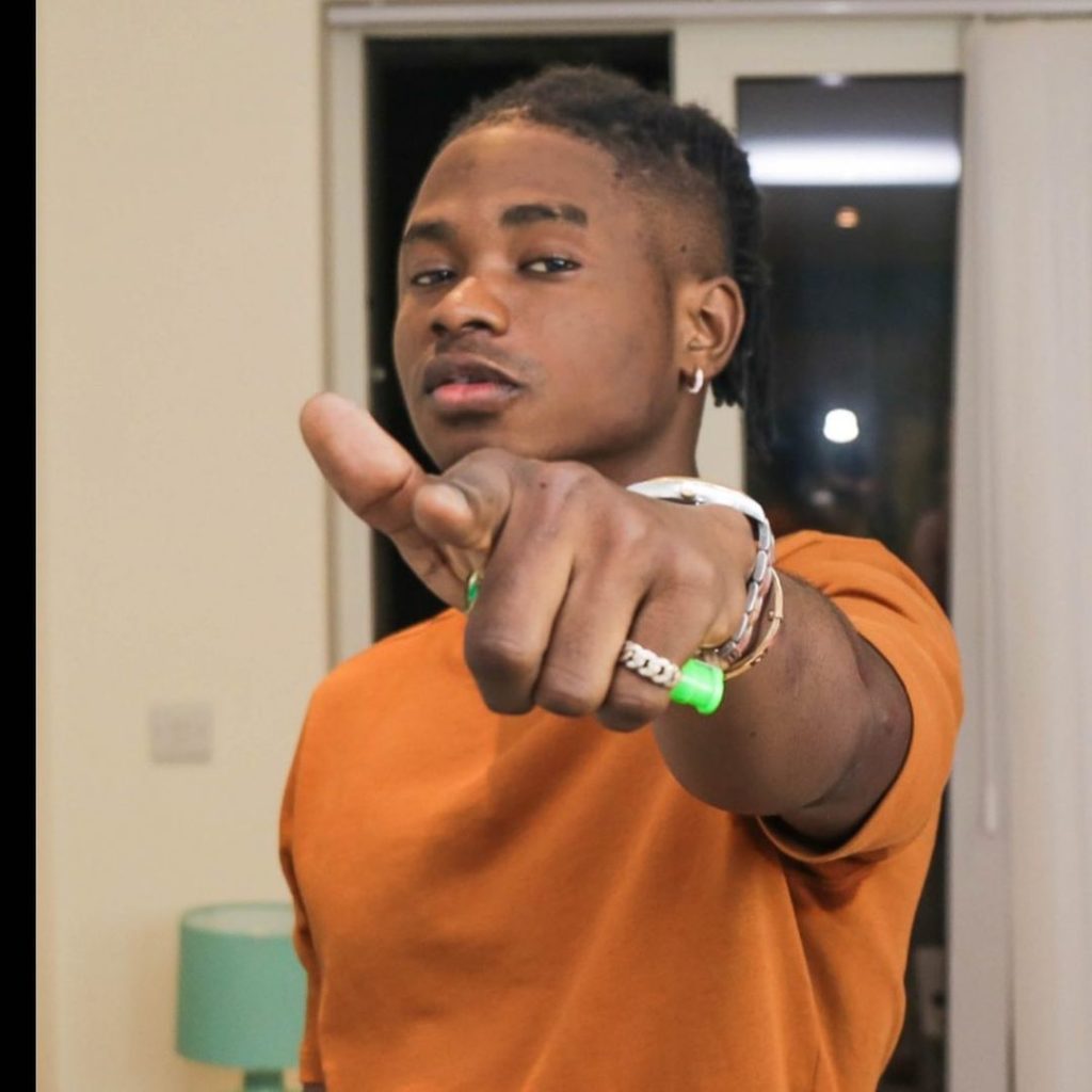 Lil Kesh places bet of N381K on his father, brags about his tennis
