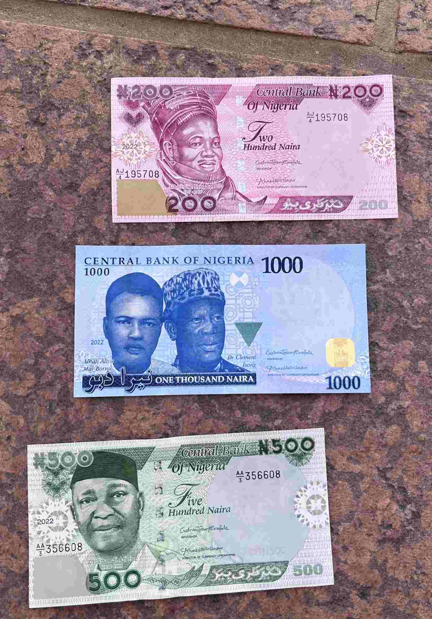 President Buhari Unveils New Naira Notes