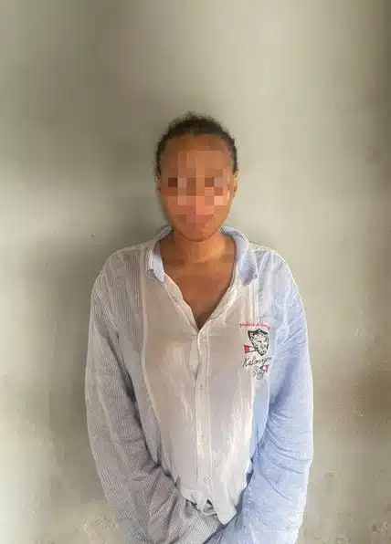 Lady stabs 21-year-old boyfriend to death in Lekki