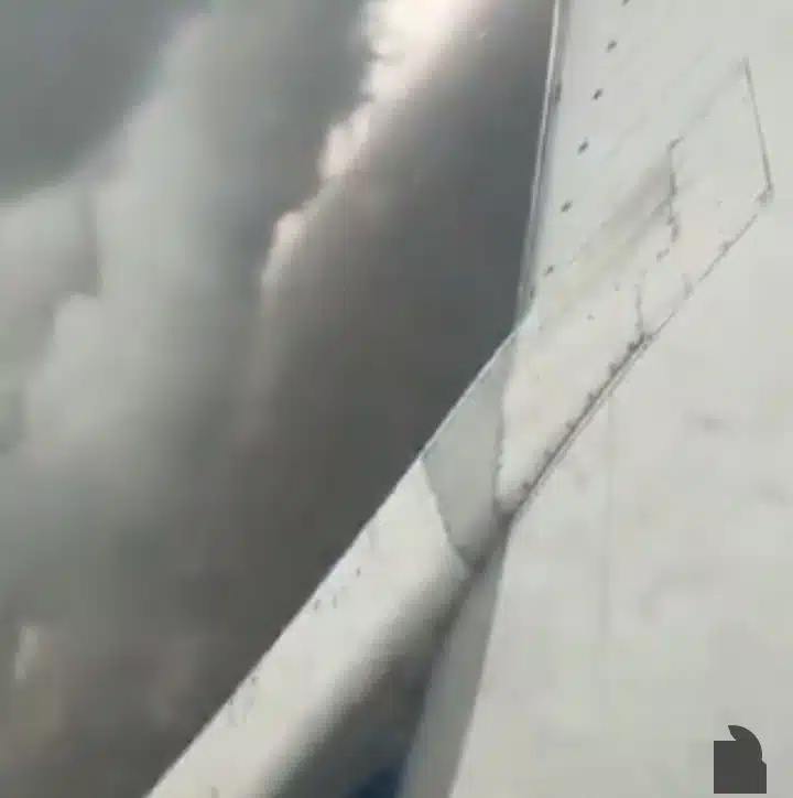 Passengers go into prayer as plane experiences turbulence on a flight from Uyo to Lagos