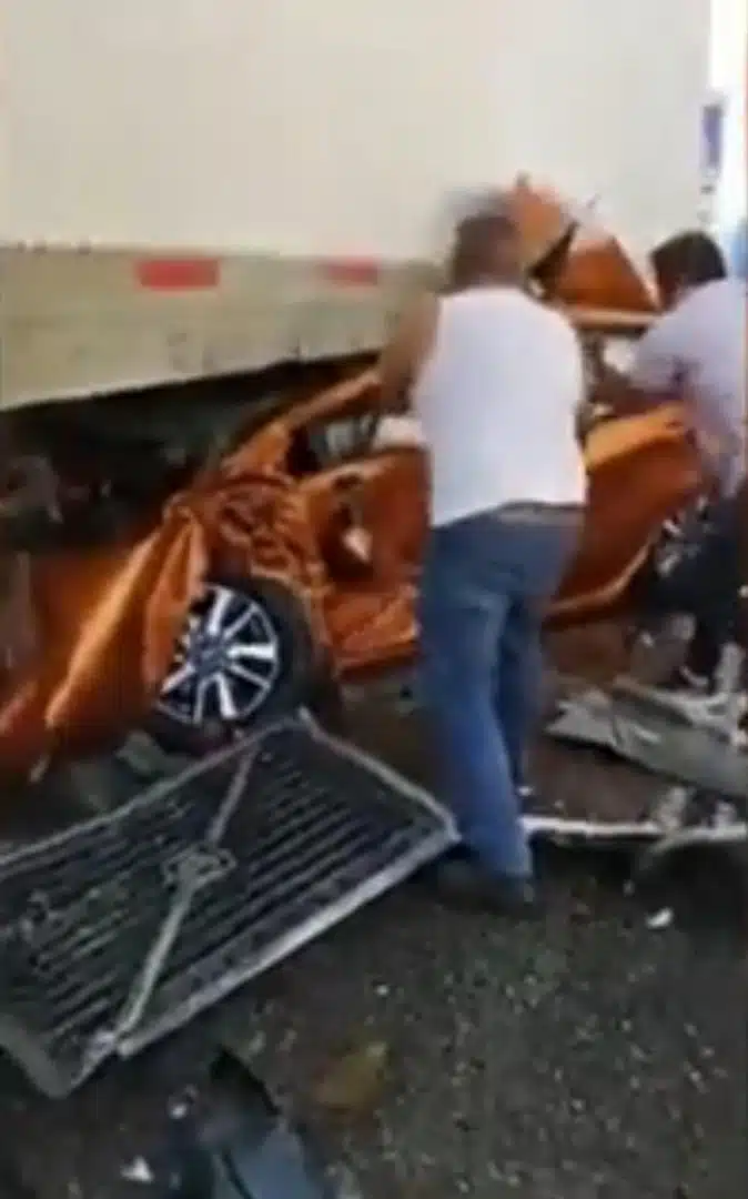 Moment man walks out unharmed following ghastly car accident (Video)