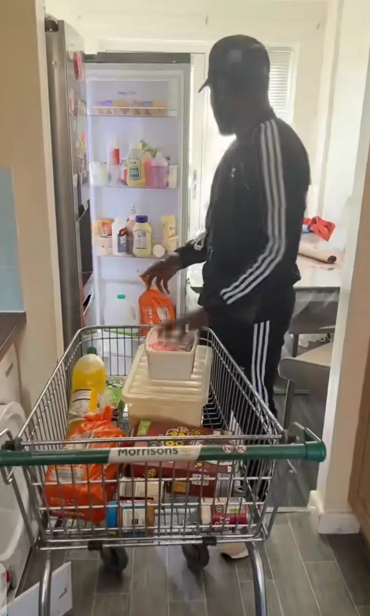“Sapa na your mate” – Man goes with trolley to mum’s house, shops like he is in a Supermarket