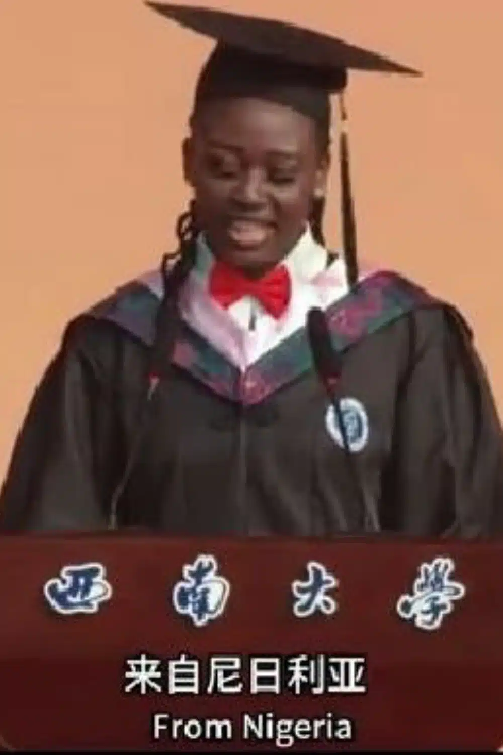 Nigerian lady emerges as best graduating student in china, showcases fluent chinese skills on graduation day (Video)