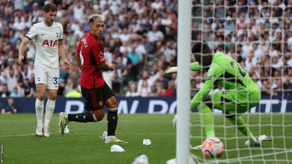 Tottenham grab a 2-0 win over Manchester United 