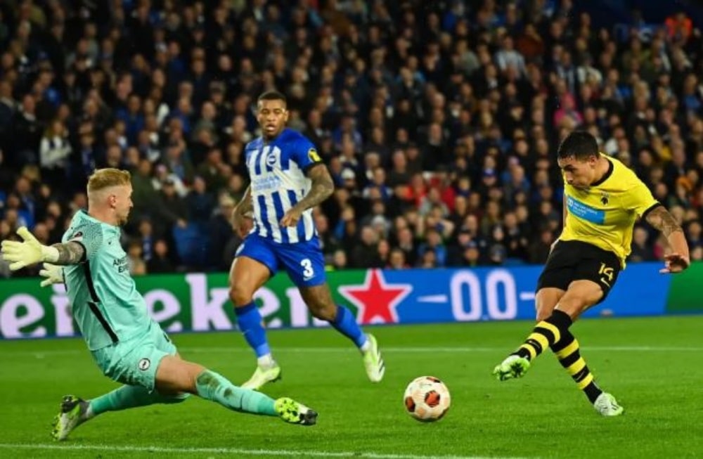 Brighton manager De Zerbi commends players despite falling 3-2 in European debut