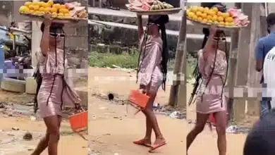 Lady hawking fruits fashionable style