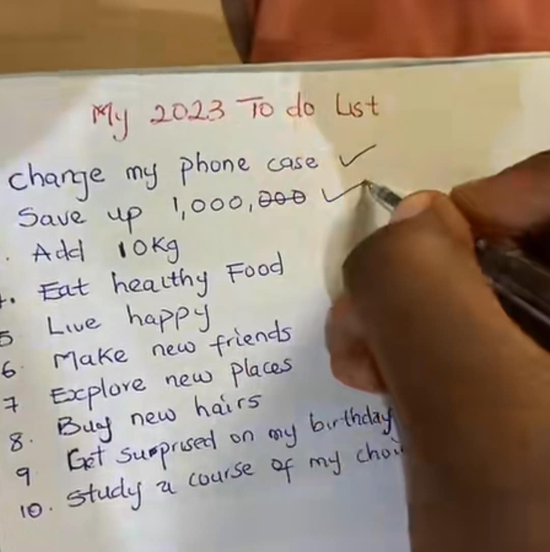 "The poorest of the poor" - Lady causes stir as she unveils her to-do list, changes 2023 savings goal from ₦1 million to ₦1k