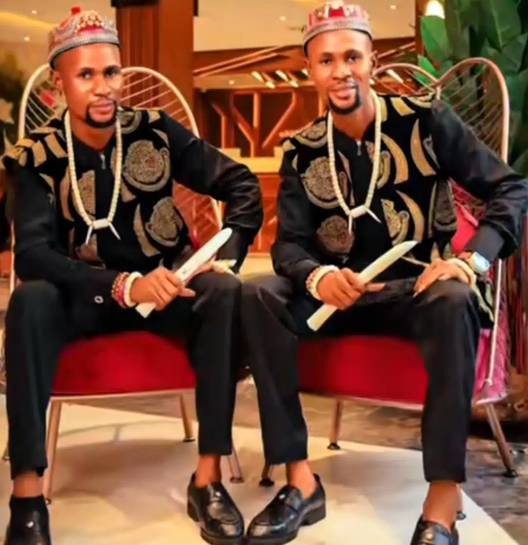 "Who noticed 1 is pregnant?" - Rare wedding captivates social media as twin brothers wed twin sisters in unique ceremony