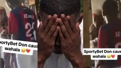 "Don't play SportyBet again" - Drama as girlfriend seizes boyfriend's phone over unexplainable SportyBet addiction