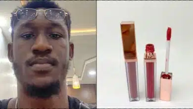 Man narrates trick used by a smart lady to get his phone number