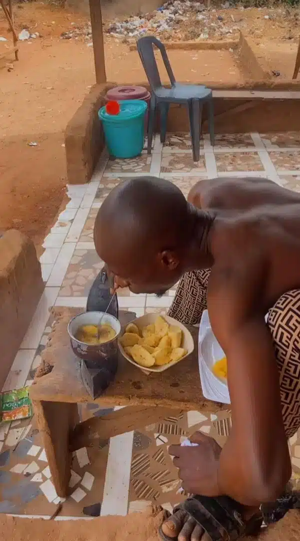 "E don go Kirikiri before" - Speculations as man fries plantain using iron