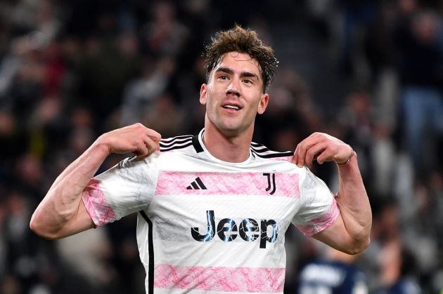 Vlahovic resumes contract talks with Juventus amidst transfer speculations