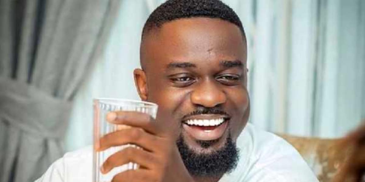 Ghanaian rapper Sarkodie denies jabbing Davido, Wizkid, Burna Boy