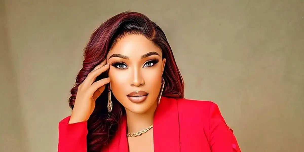 Tonto Dikeh complains after her white friend invited her to Zoom burial for her cat