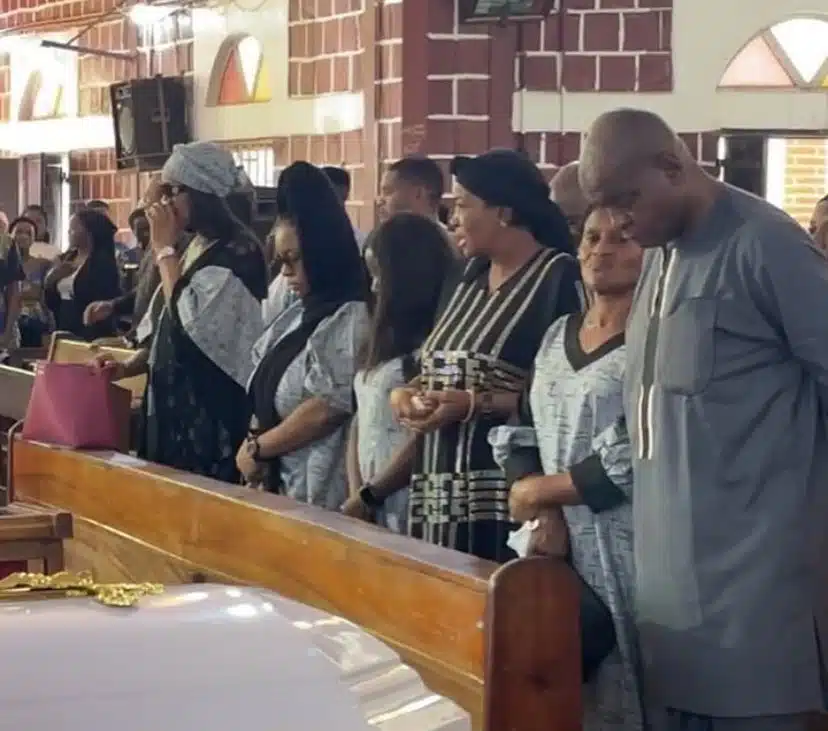 Jnr Pope's body arrives hometown for burial