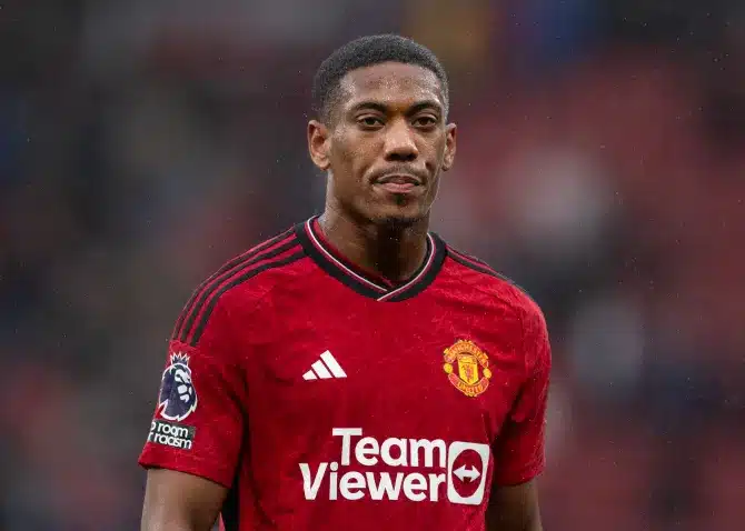 Anthony Martial bids emotional farewell to Manchester United fans