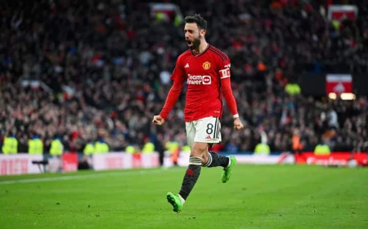 Barcelona reportedly make preliminary move for Manchester United's Bruno Fernandes