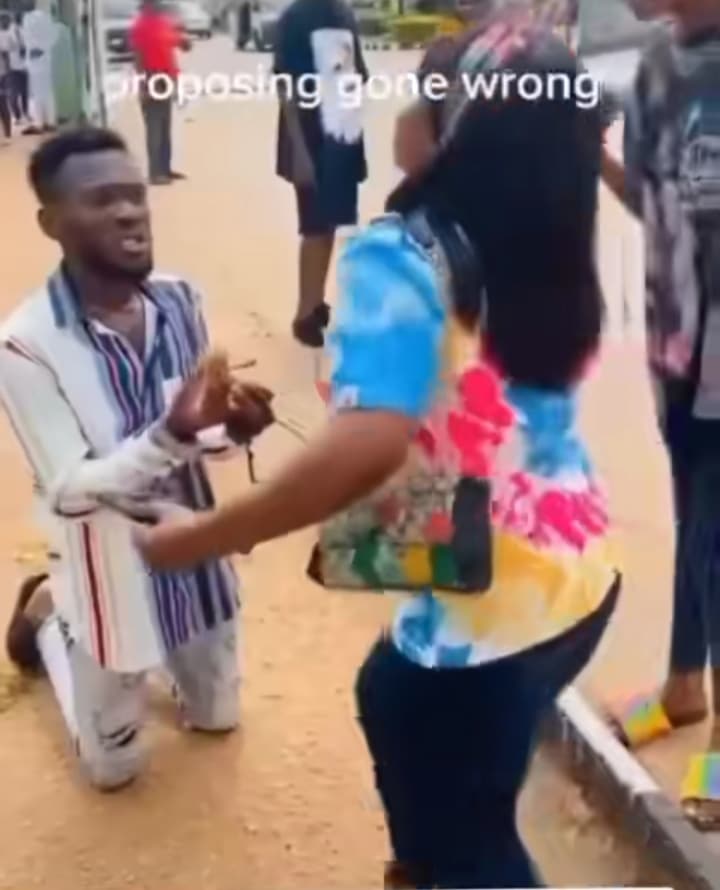 Man slap girlfriend public proposal 
