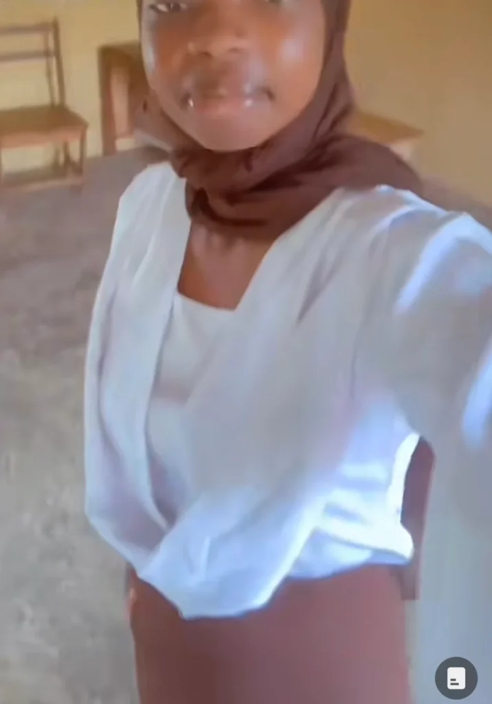 Corper in pains as her outfit matches uniform in the school she was assigned to