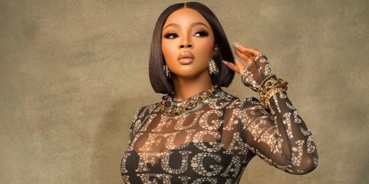 Toke Makinwa clashes with netizen over her stance on tribal marks