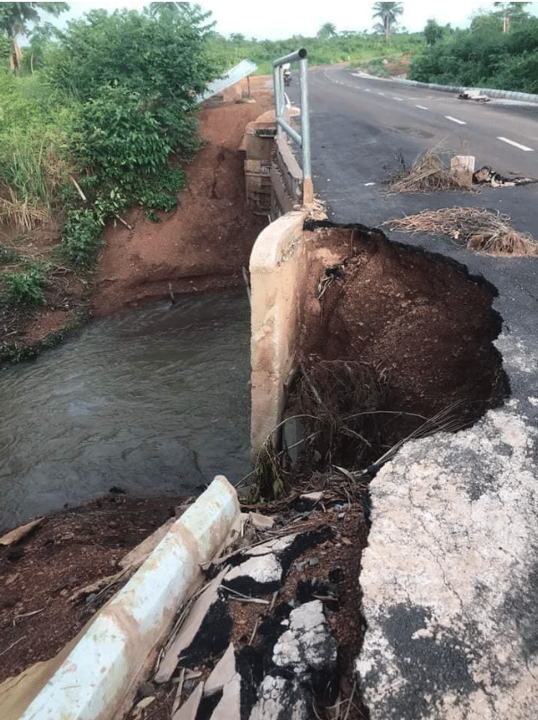 Shock as road commissioned recently by Senator Orji Uzor Kalu washed away by rain after few months