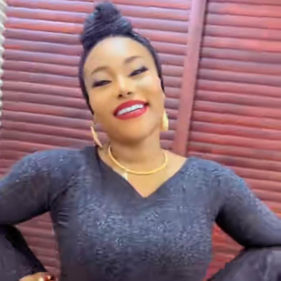 Nigerian lady excitedly flaunts $200 sallah gift from wealthy friend in viral video