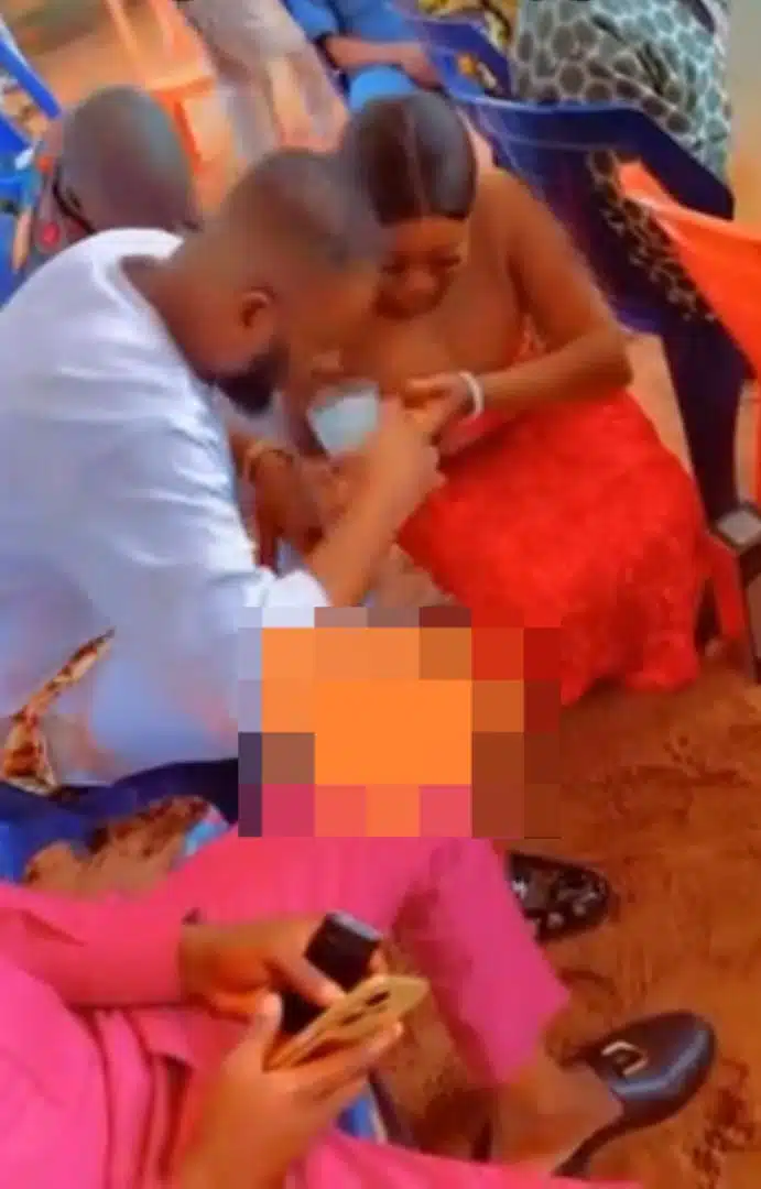 Groom refuses to drink palm wine from bride during traditional wedding