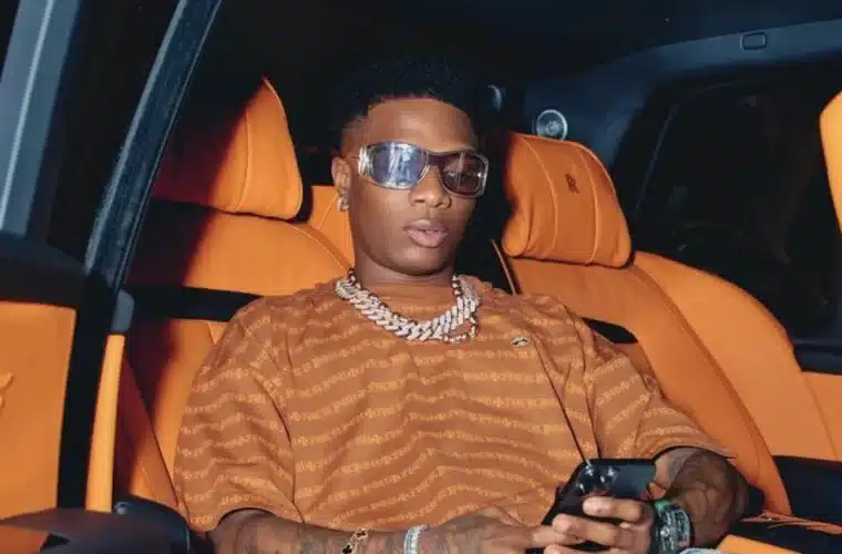 Wizkid shades Chioma, prays for all "understanding women" on earth 