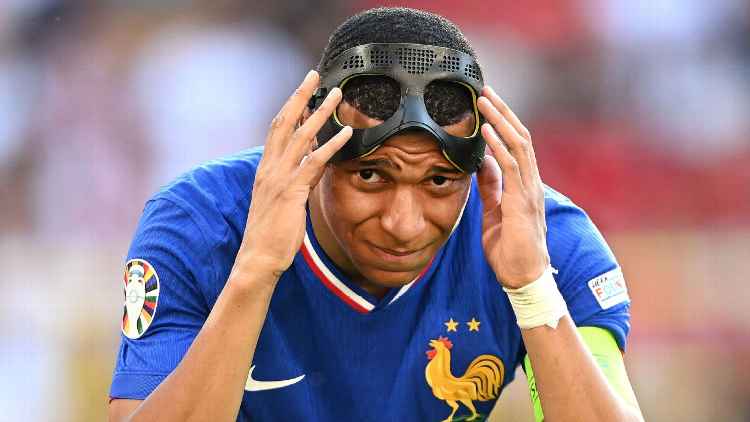 France coach Deschamps confirms Mbappe struggled with mask in draw against Poland