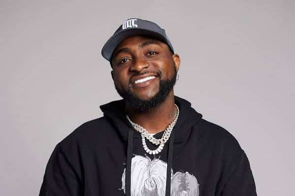 Davido prostrates before Chioma's parents at their wedding, makes 3 new vows.