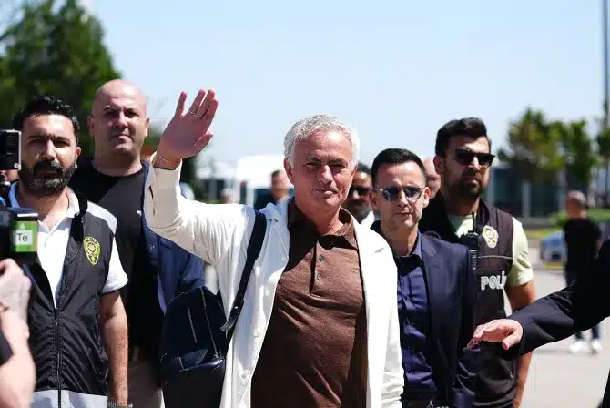 Official: Jose Mourinho announced as Fenerbahce manager