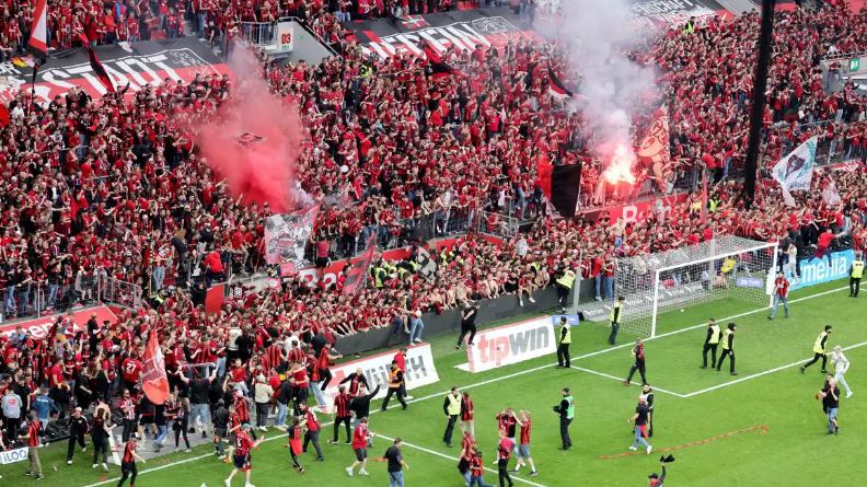 German FA fine Leverkusen €19,000 for pitch invasion