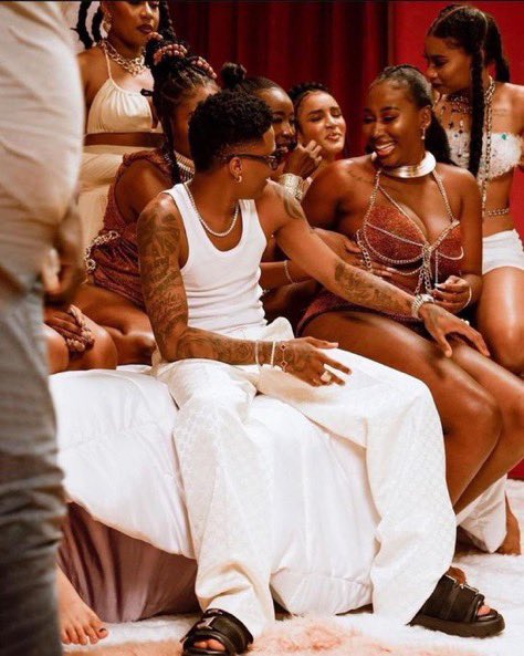 BBNaija S9: Reactions trail photo of Wizkid and housemate Nelly