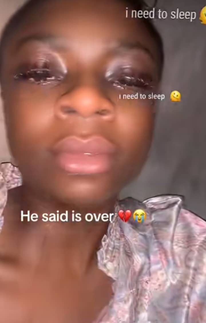 Lady boyfriend dumps cries