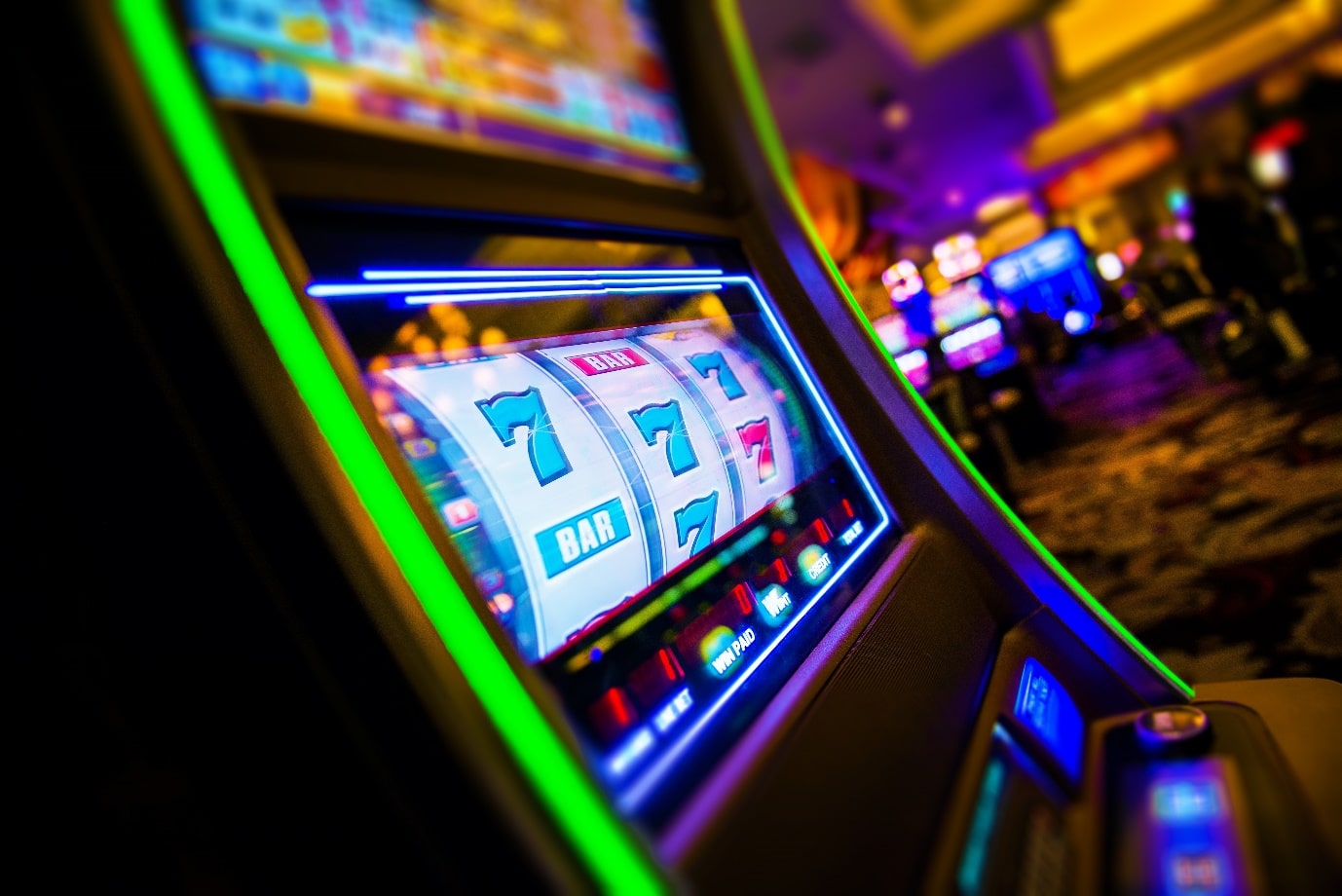 What are the defining features of a modern Slots game?