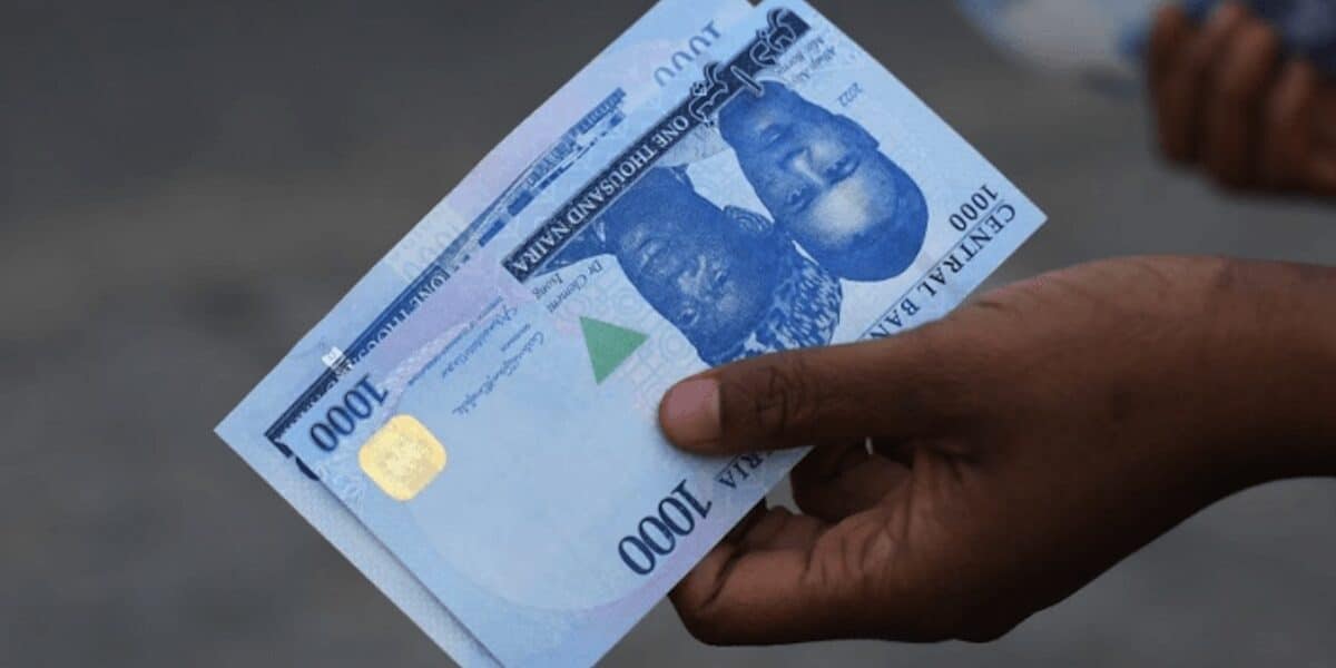 Naira hits lowest since March, sells at N1,561.98 / $