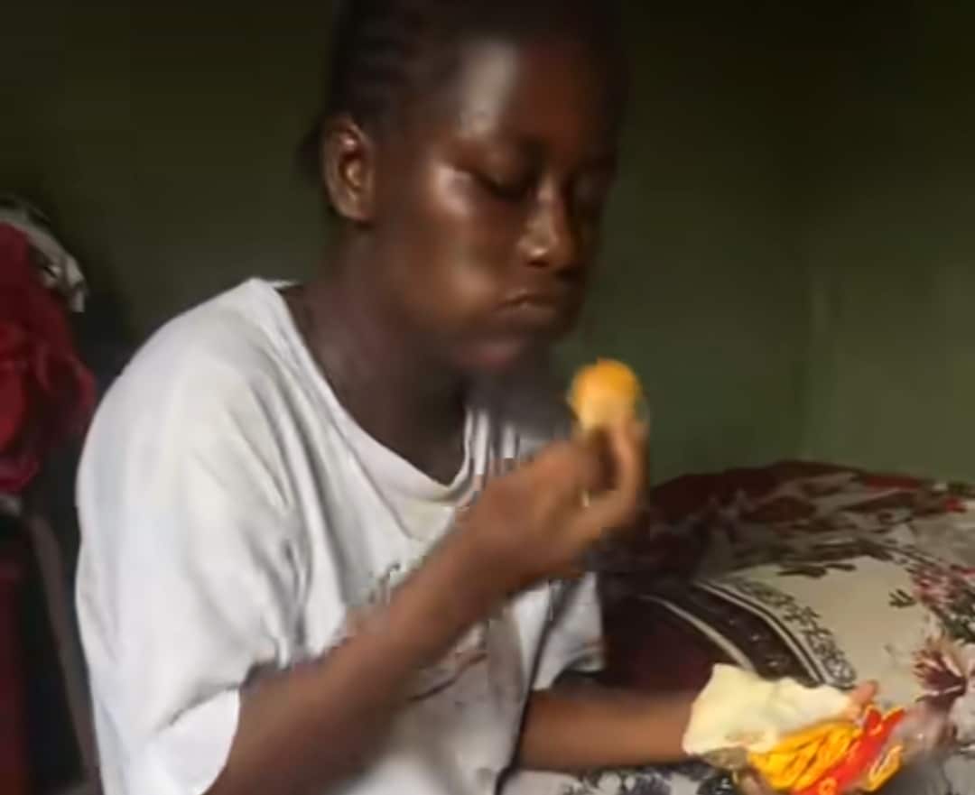 Nigerian lady 'VeryDarkGirl' goes viral as she discovers new food combination, bread and custard