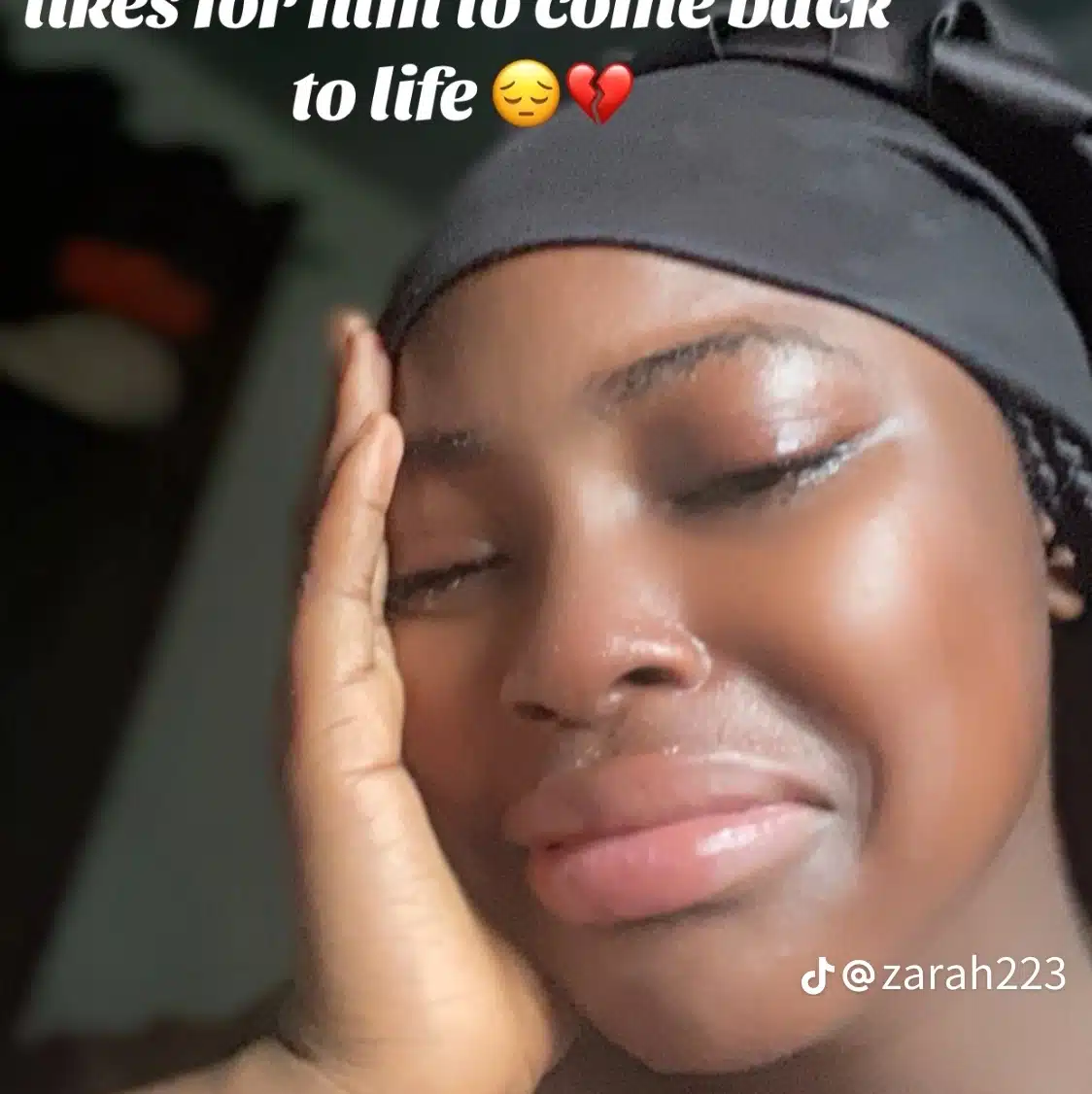 Video of Nigerian lady asking late friend for likes to return to life goes viral