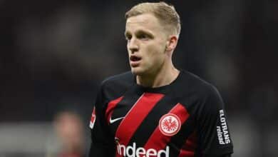 Donny van de Beek completes move to Girona from Manchester United