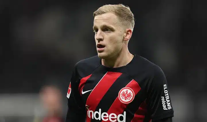 Donny van de Beek completes move to Girona from Manchester United