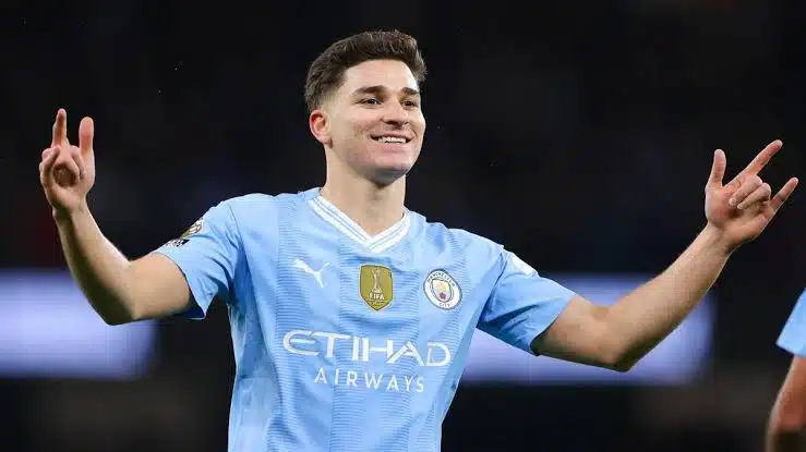 Julian Alvarez reportedly rejects Man City's new deal, requests to leave