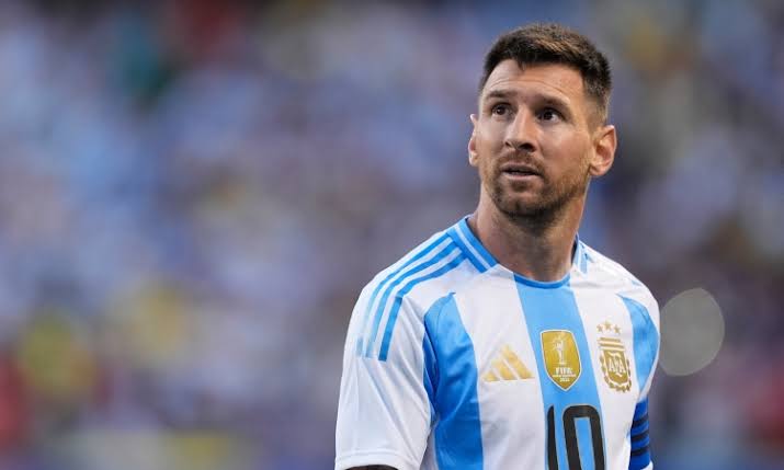 Ex-Chelsea star labels Messi "selfish" over silence on Argentina's racist chants