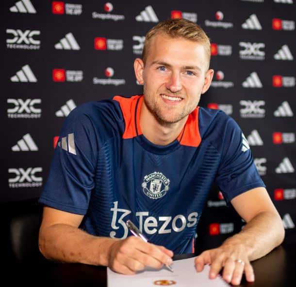 Manchester United announce £60m double signing of De Ligt, Mazraoui from Bayern Munich