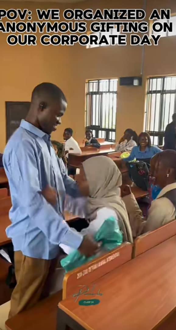 Heartwarming moment final year students exchanged surprise gifts on FYB week