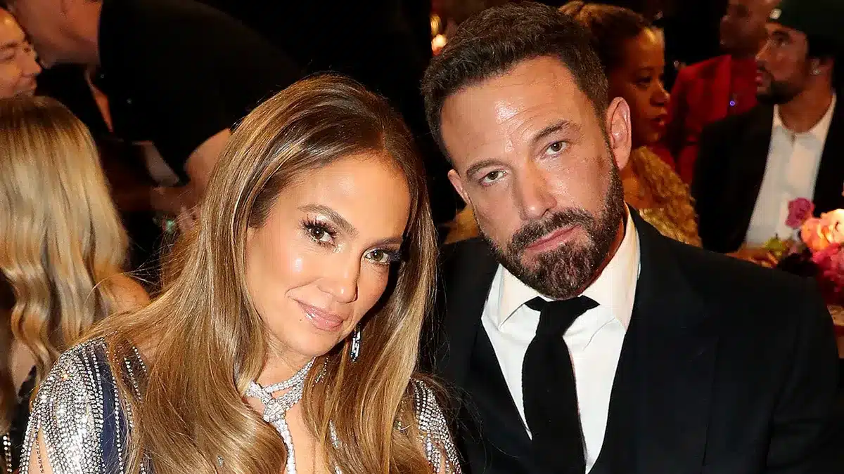  Jennifer Lopez files for divorce from Ben Affleck after two years of marriage